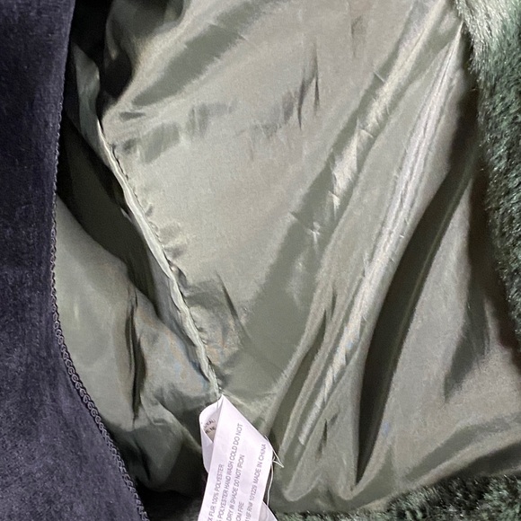 Ashley Women's Green Faux Fur Open Front Jacket Medium - Picture 9 of 11